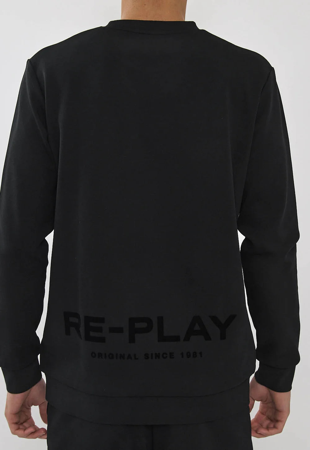 Replay tracksuit ריפלי חליפה 2 חלקים בצבע שחור לבן