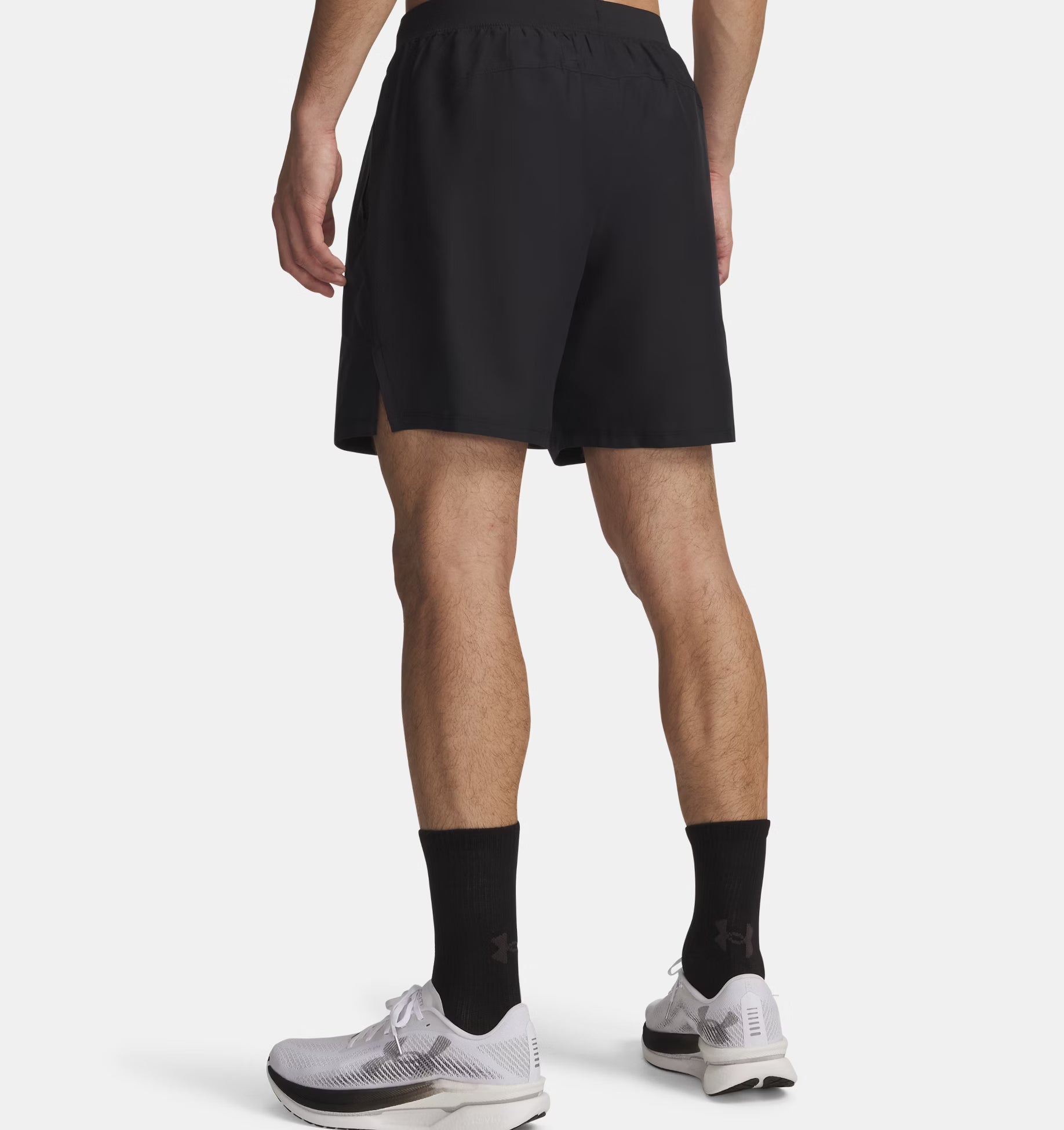 Under Armour Lauch Short אנדר ארמור שורט בצבע שחור