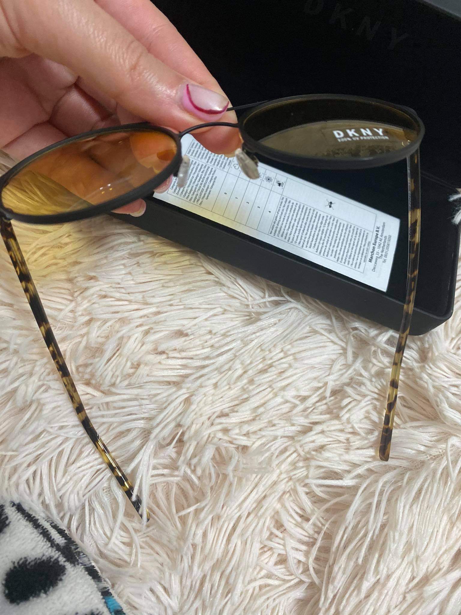 DKNY Gafas de sol redondas City Native de By DKNY דונה קארן משקפי שמש מהממות - www.bbrands.co.il DKNY Gafas de sol redondas City Native de By DKNY דונה קארן משקפי שמש מהממות