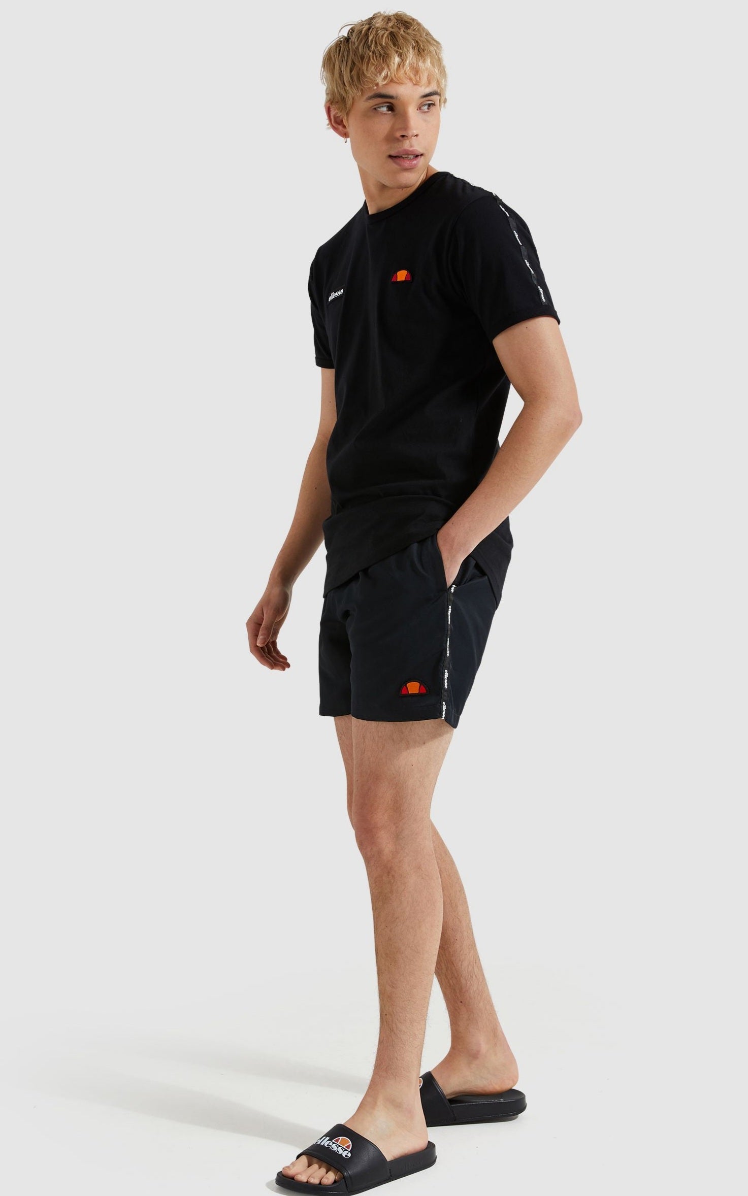Ellesse short set for man מכנס אלס לגבר בצבע שחור - www.bbrands.co.il Ellesse short set for man מכנס אלס לגבר בצבע שחור