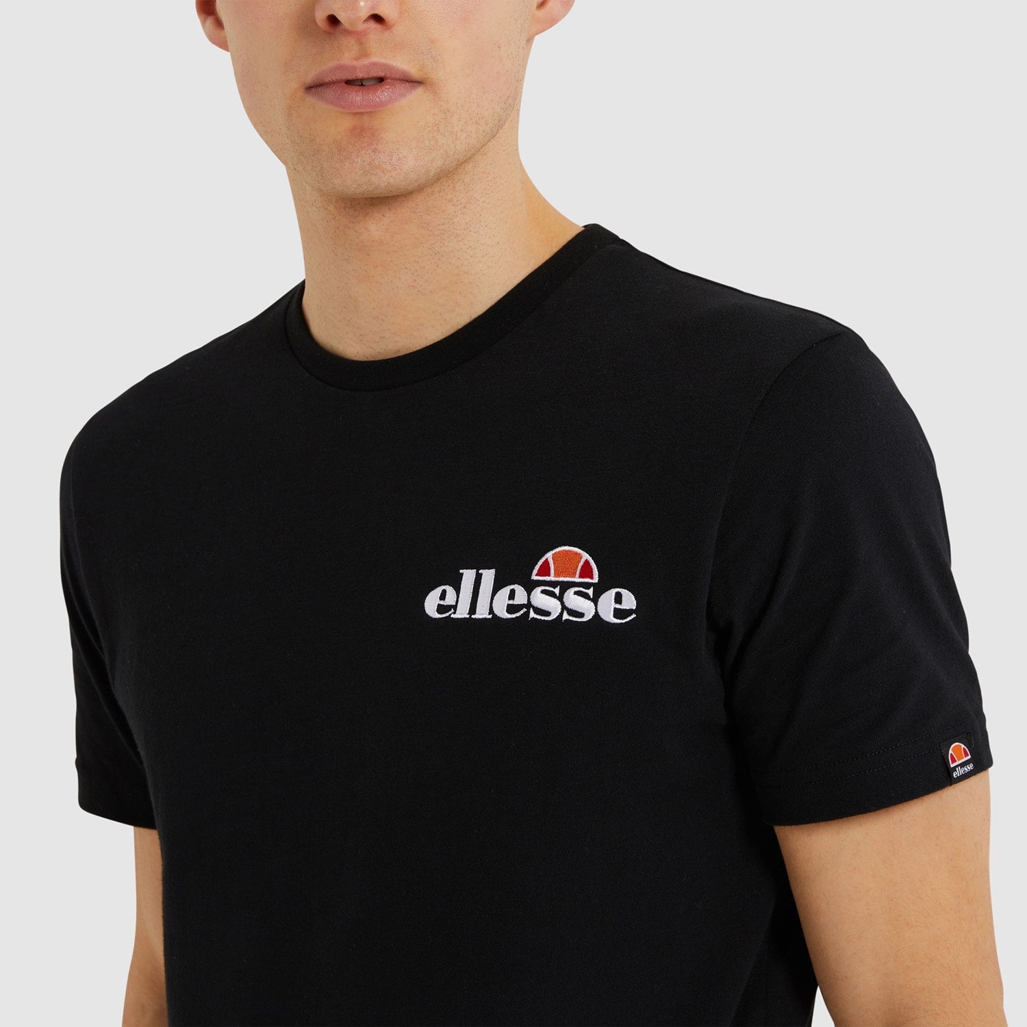 Ellesse tshirt for man אלס חולצה טישרט בצבע שחור - www.bbrands.co.il Ellesse tshirt for man אלס חולצה טישרט בצבע שחור