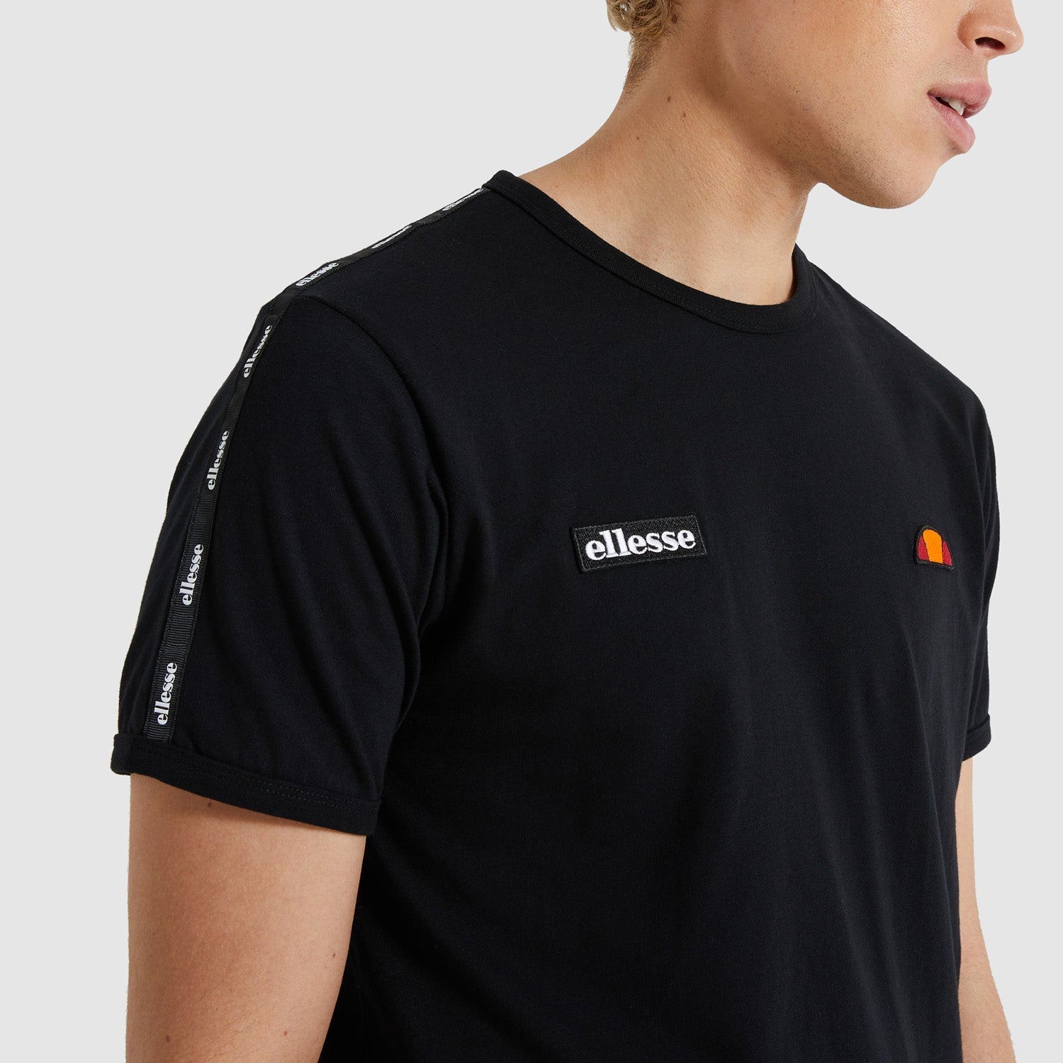 Ellesse tshirt set for man אלס חולצה טישרט בצבע שחור - www.bbrands.co.il Ellesse tshirt set for man אלס חולצה טישרט בצבע שחור