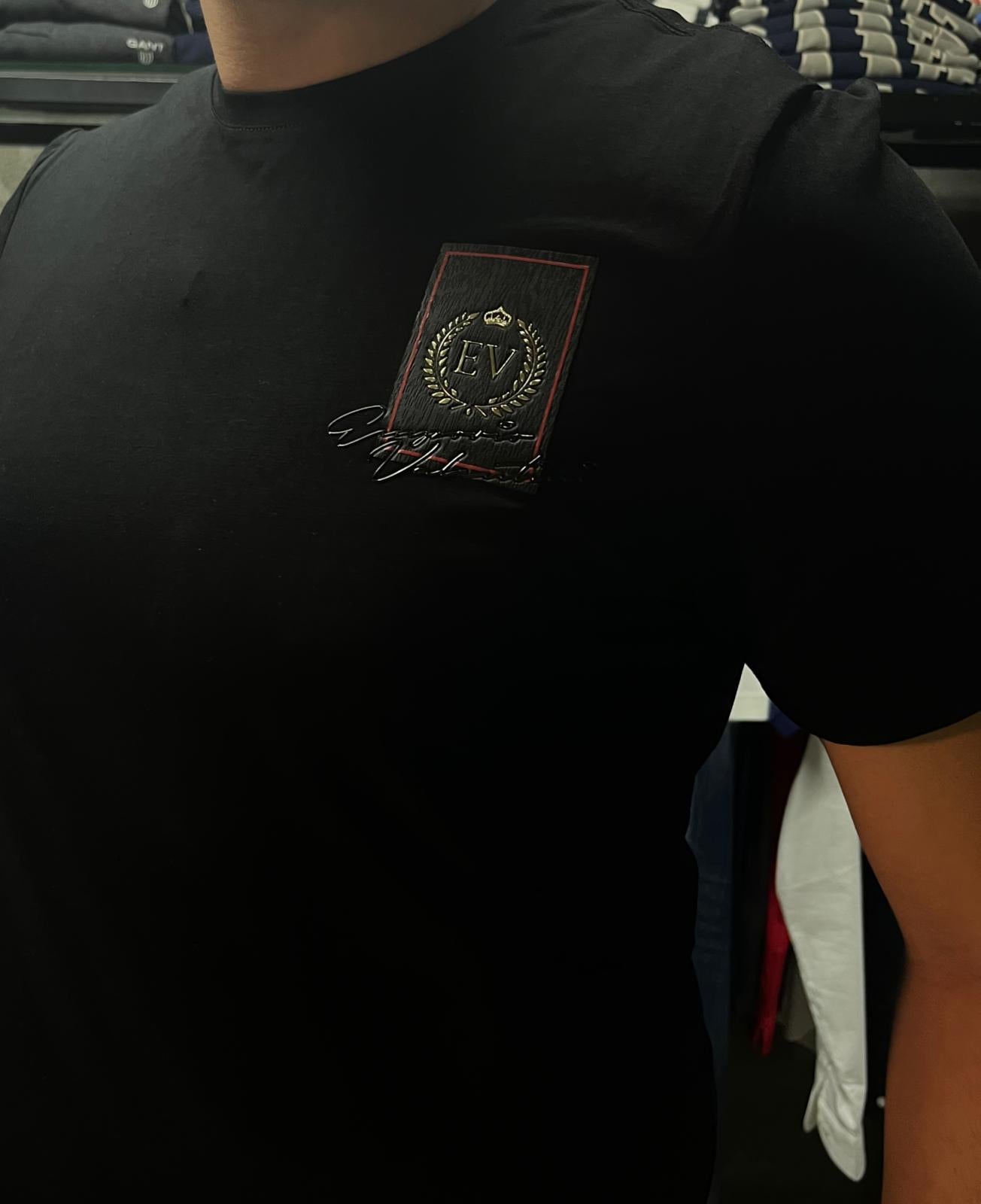 Emporio valentini jeans אימפוריו ולנטיני חולצה טישרט אם לוגו בצד - www.bbrands.co.il Emporio valentini jeans אימפוריו ולנטיני חולצה טישרט אם לוגו בצד