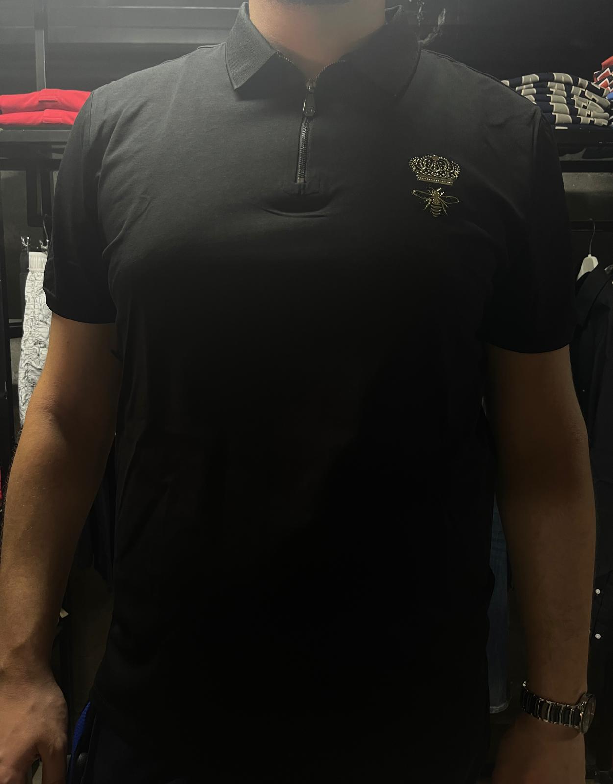 Emporio valentini jeans אימפוריו ולנטיני חולצת צווארון לוגו בצבע זהב - www.bbrands.co.il Emporio valentini jeans אימפוריו ולנטיני חולצת צווארון לוגו בצבע זהב