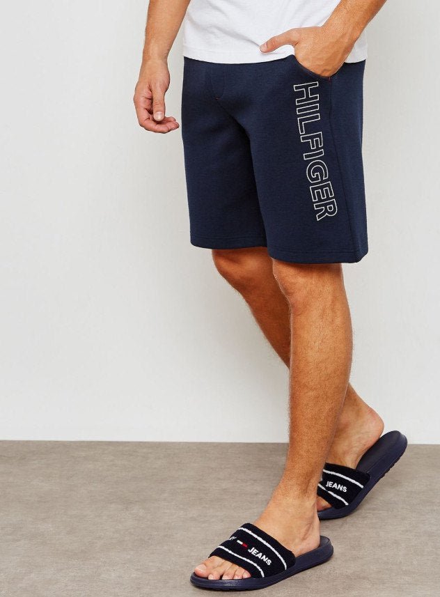 Tommy Hilfiger טומי הילפיגר מכנס קצר כחול - www.bbrands.co.il Tommy Hilfiger טומי הילפיגר מכנס קצר כחול