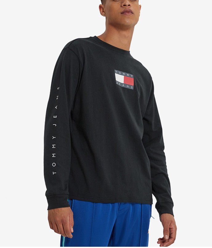 Tommy Jeans - flag tee חולצת שרוול ארוך טומי גינס - www.bbrands.co.il Tommy Jeans - flag tee חולצת שרוול ארוך טומי גינס