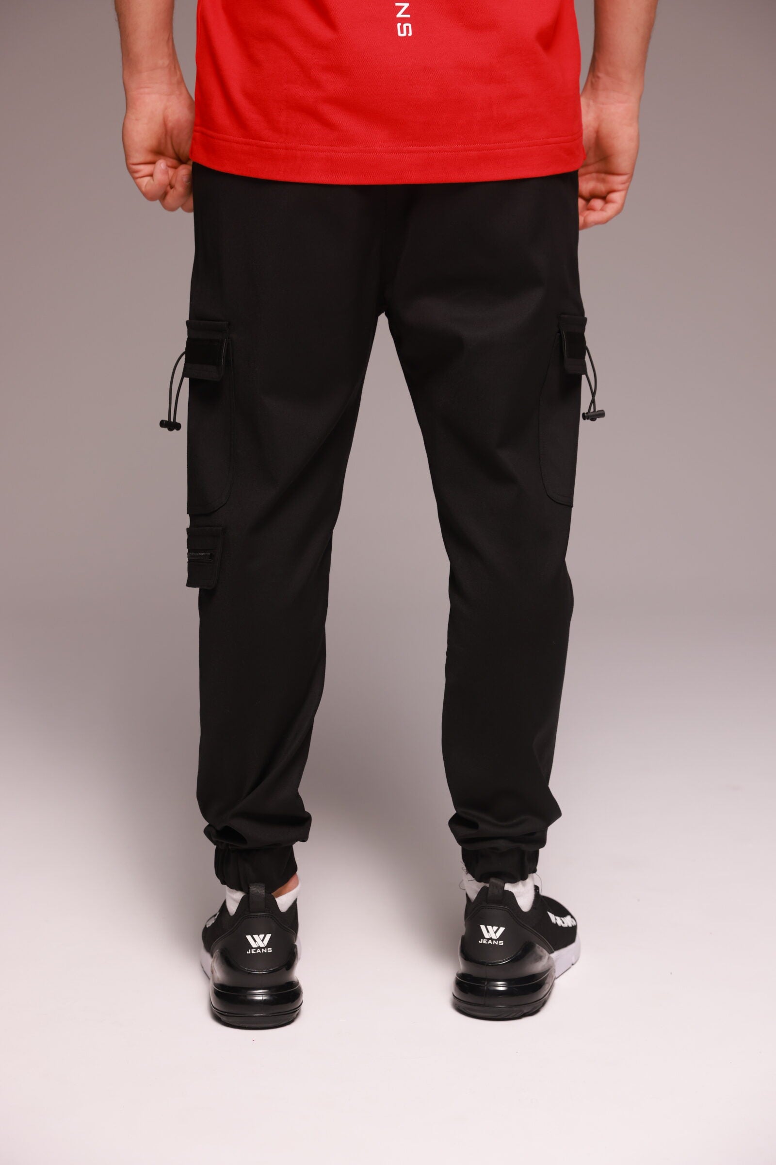 WJeans Cargo for man דגמח מכנס דבליו גינס אופנתי בצבע שחור - www.bbrands.co.il WJeans Cargo for man דגמח מכנס דבליו גינס אופנתי בצבע שחור