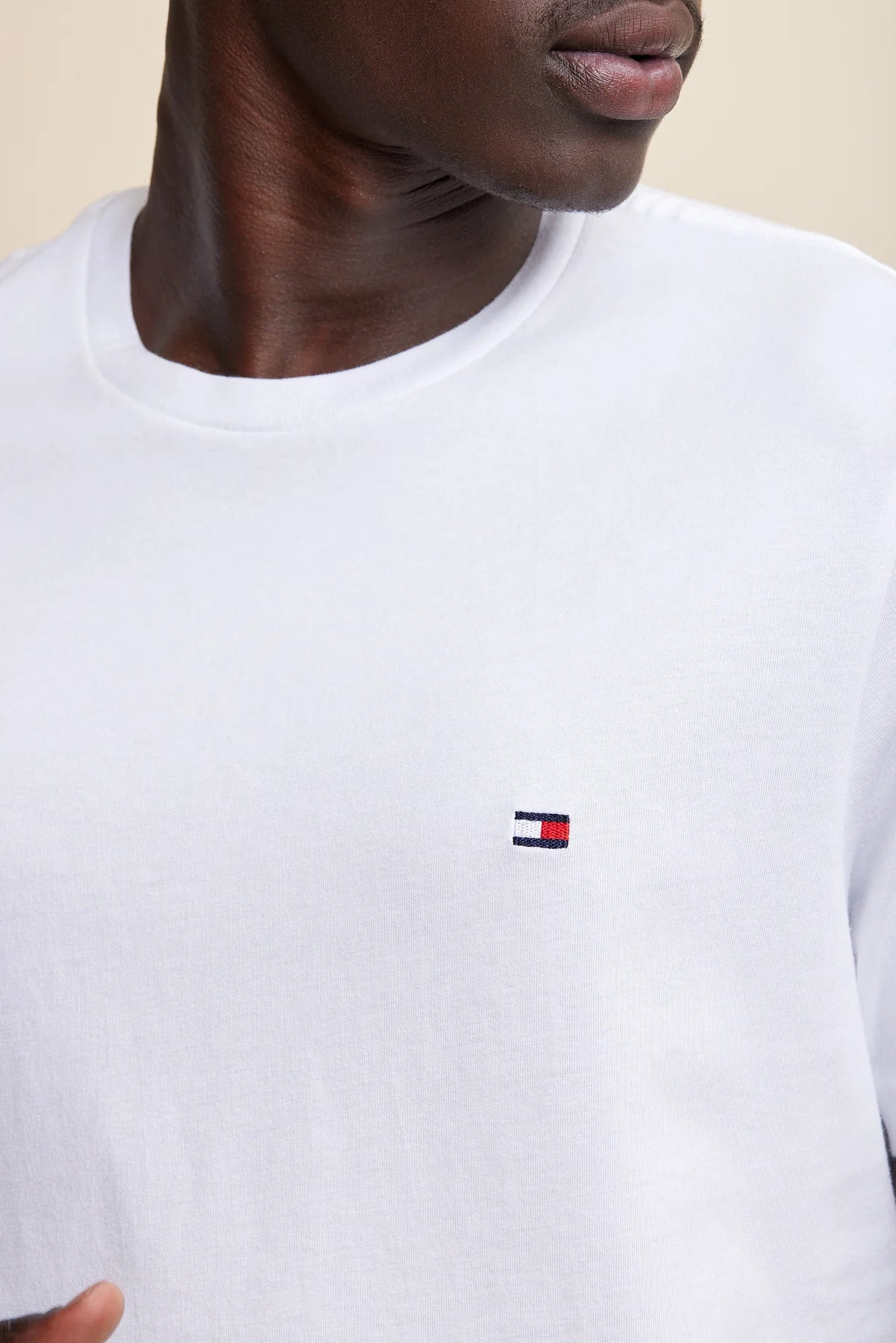 Tommy Hilfiger tshirt טומי חולצת טישרט בצבע שחור