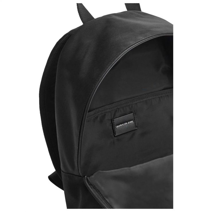 Calvin Klein Backpack תיק גב קלווין קליין בצבע שחור - www.bbrands.co.il Calvin Klein Backpack תיק גב קלווין קליין בצבע שחור