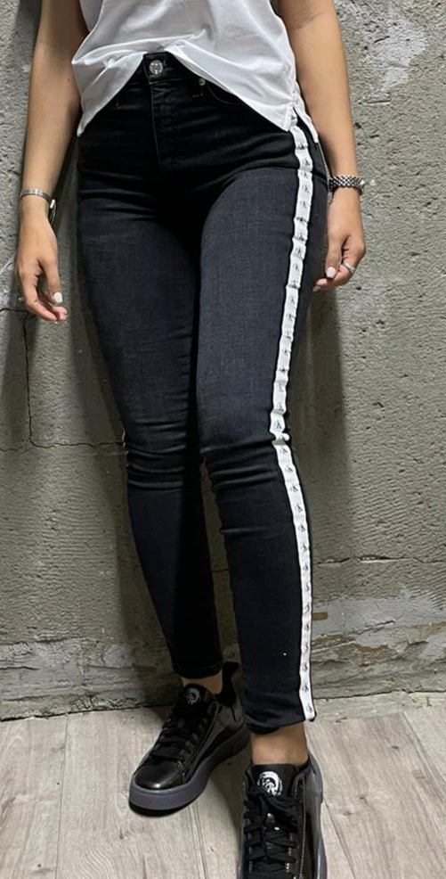 CalvinKlein Jeans for women גינס קלווין לנשים - www.bbrands.co.il CalvinKlein Jeans for women גינס קלווין לנשים