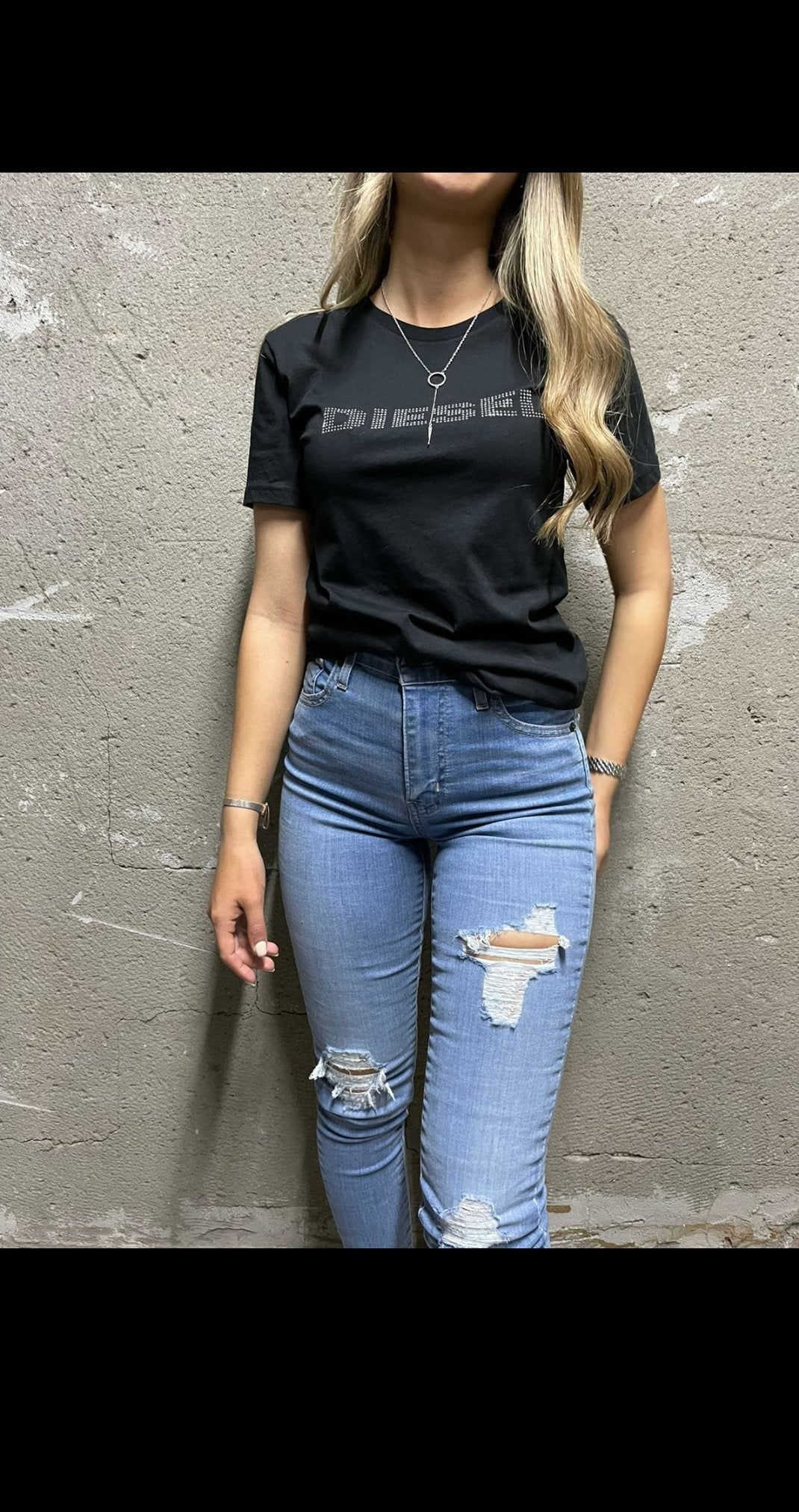 Diesel women טישרט שחורה מהממת לנשים - www.bbrands.co.il Diesel women טישרט שחורה מהממת לנשים