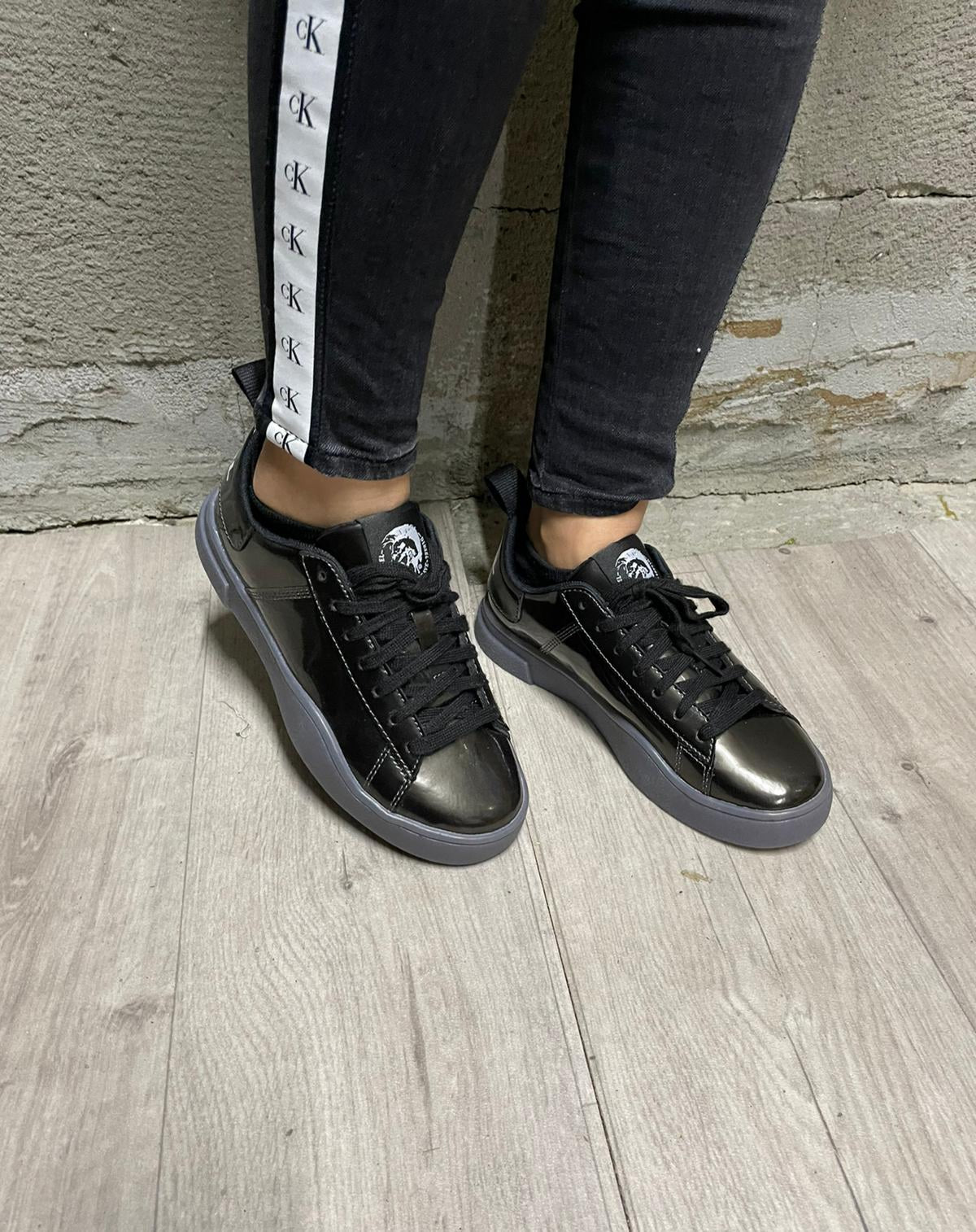 Diesel women shoes נעלי דיזל מהממות לנשים בצבע כהה - www.bbrands.co.il Diesel women shoes נעלי דיזל מהממות לנשים בצבע כהה