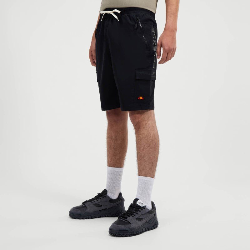 Ellesse Gaiano Cargo Short דגמח שורט אלס בצבע שחור לגבר - www.bbrands.co.il Ellesse Gaiano Cargo Short דגמח שורט אלס בצבע שחור לגבר