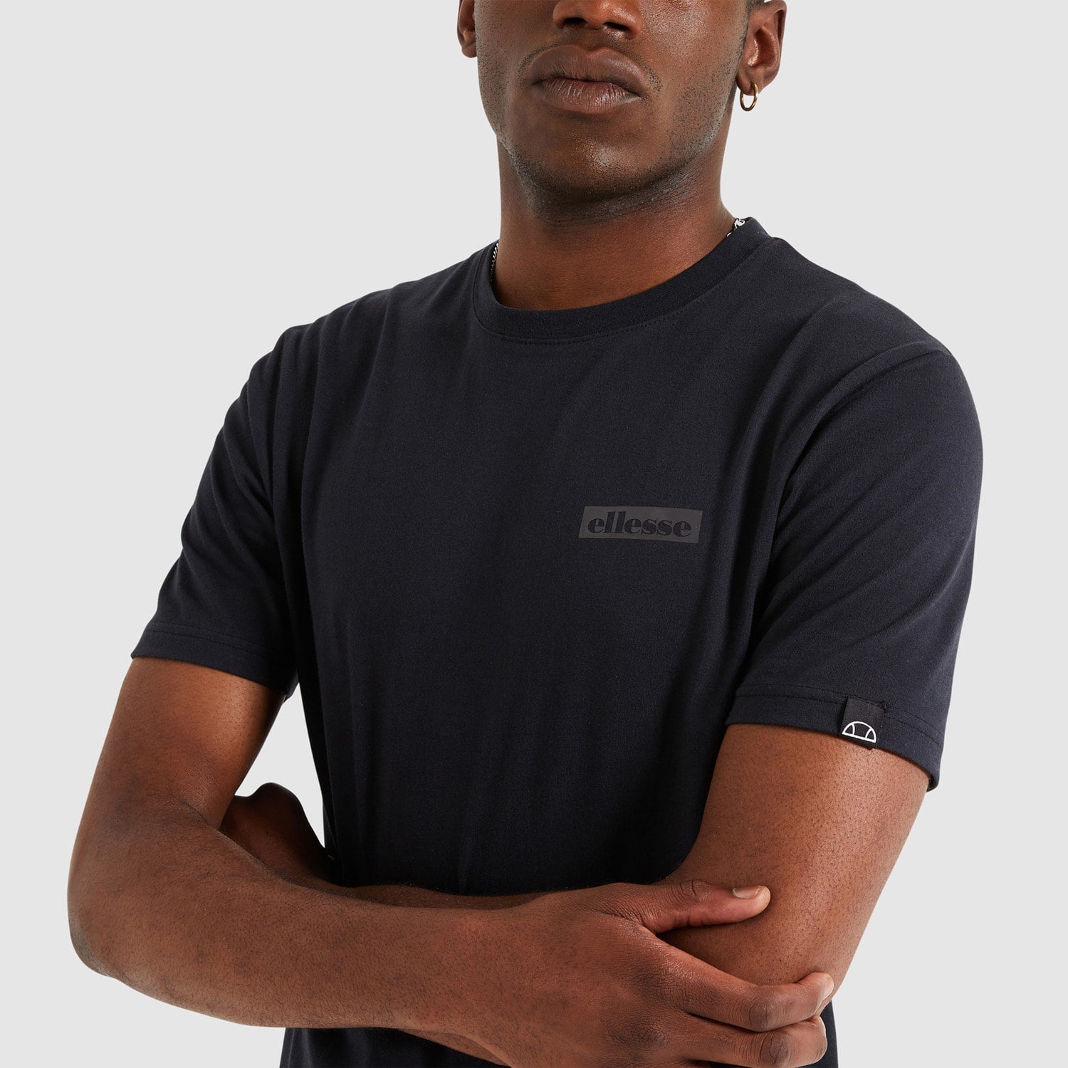 Ellesse short set for man סט מכנס וחולצה מהמותג אלס לגבר בצבע שחור - www.bbrands.co.il Ellesse short set for man סט מכנס וחולצה מהמותג אלס לגבר בצבע שחור