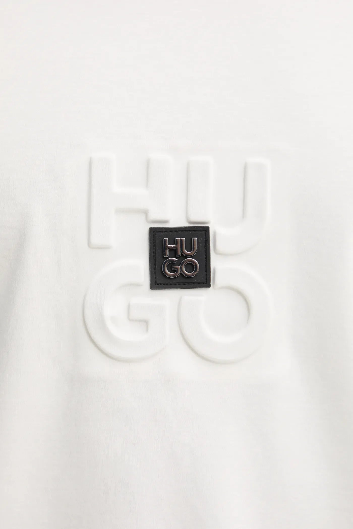 Hugo Boss tshirt for man טישרט אוברסייז של הוגו לגבר בצבע לבן - www.bbrands.co.il Hugo Boss tshirt for man טישרט אוברסייז של הוגו לגבר בצבע לבן