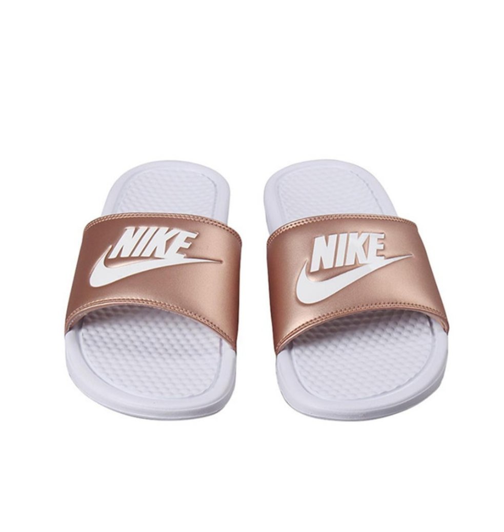 Nike women WMNS Bennasa JDI Beach & Pool sliders כפכפי נייקי לנשים ורוד - www.bbrands.co.il Nike women WMNS Bennasa JDI Beach & Pool sliders כפכפי נייקי לנשים ורוד