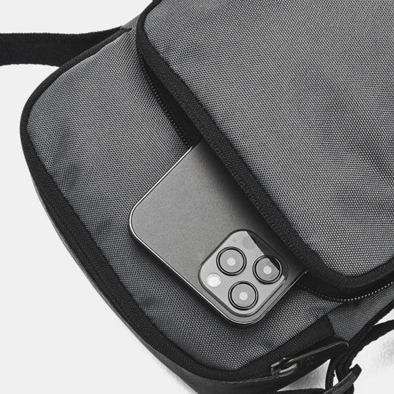 Under Armour Essential Lite תיק צד קטן שחור אנדר ארמור