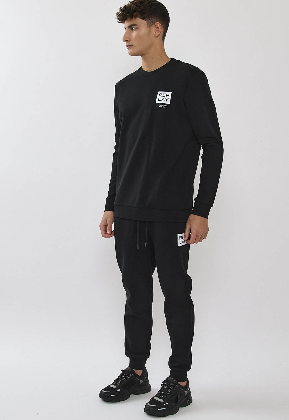 Replay tracksuit ריפלי חליפה 2 חלקים בצבע שחור