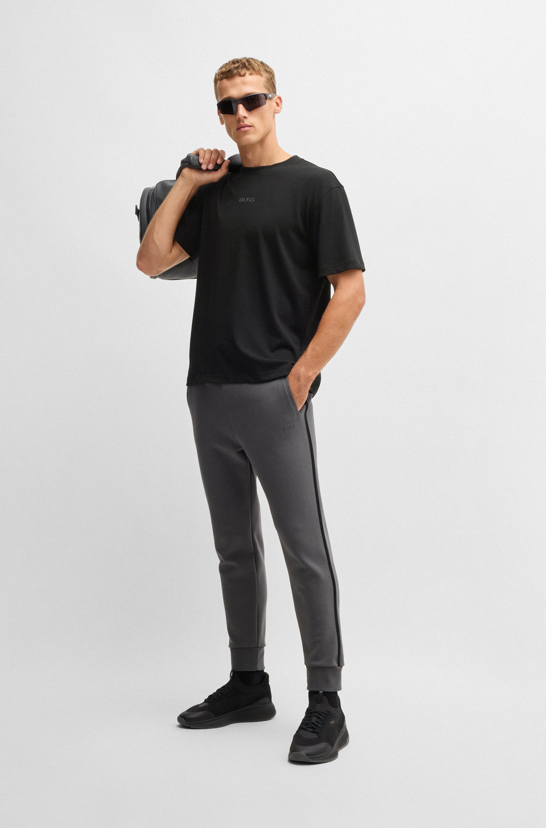 Hugo tshirt for man טישרט של בוס אוברסייז לגבר בצבע שחור