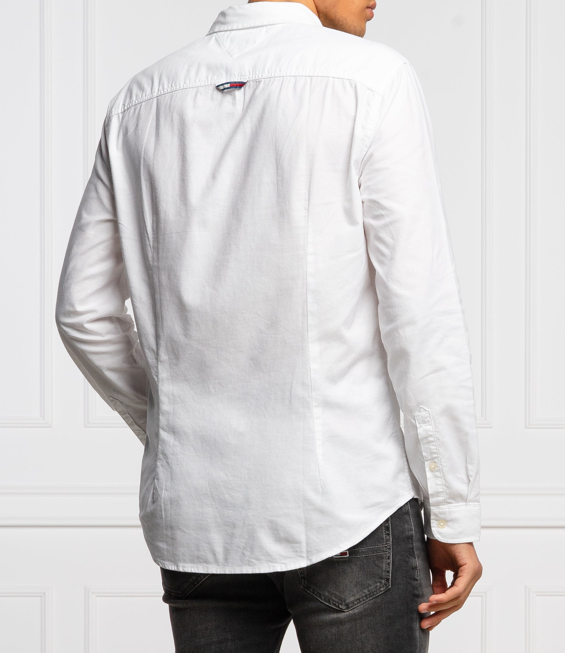 Tommy Hilfiger Shirt מכופתרת לבנה טומי הילפיגר - www.bbrands.co.il Tommy Hilfiger Shirt מכופתרת לבנה טומי הילפיגר