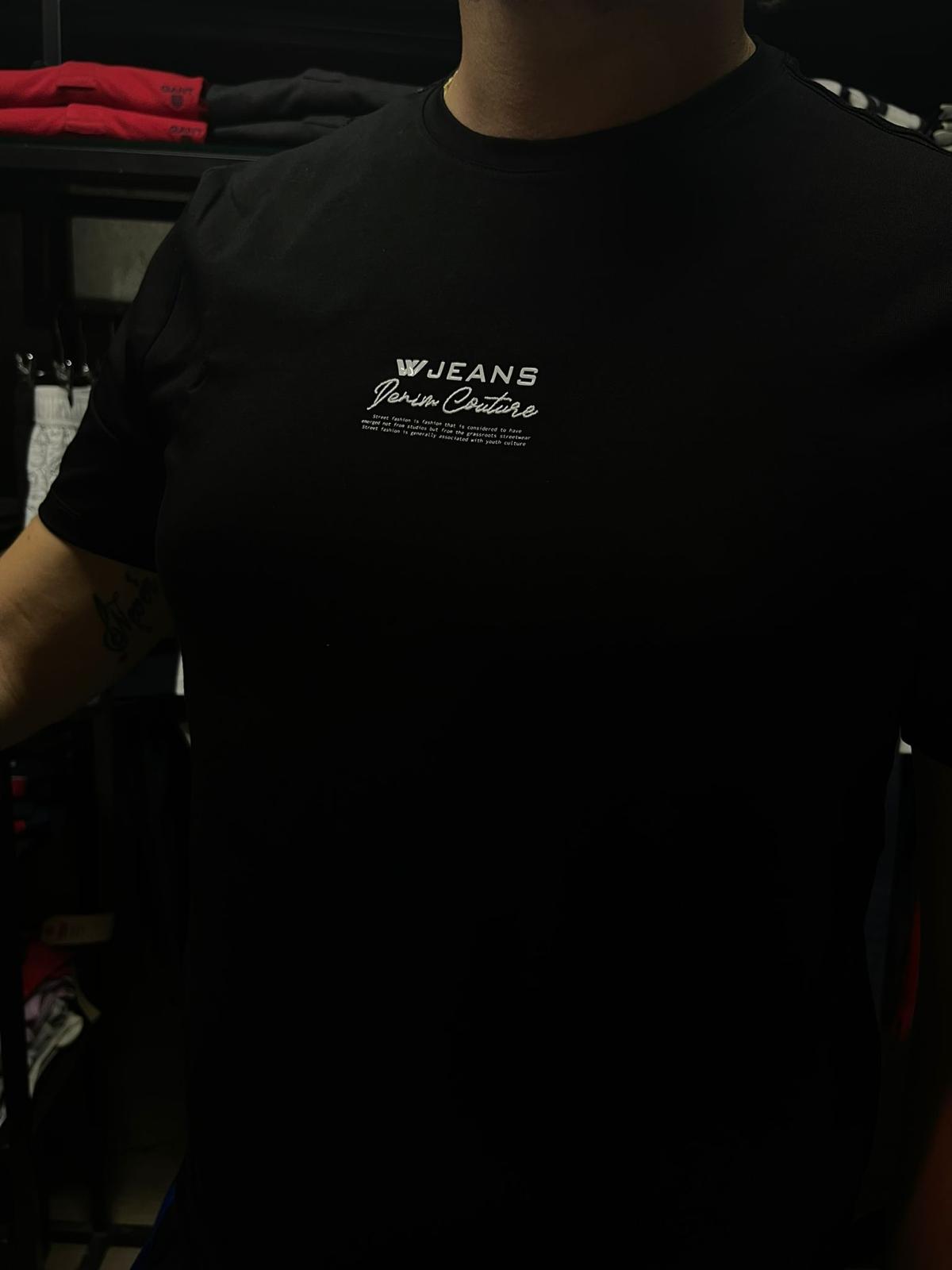 W Jeans Tshirt דבליו ג'ינס חולצת טישרט לוגו באמצע - www.bbrands.co.il W Jeans Tshirt דבליו ג'ינס חולצת טישרט לוגו באמצע